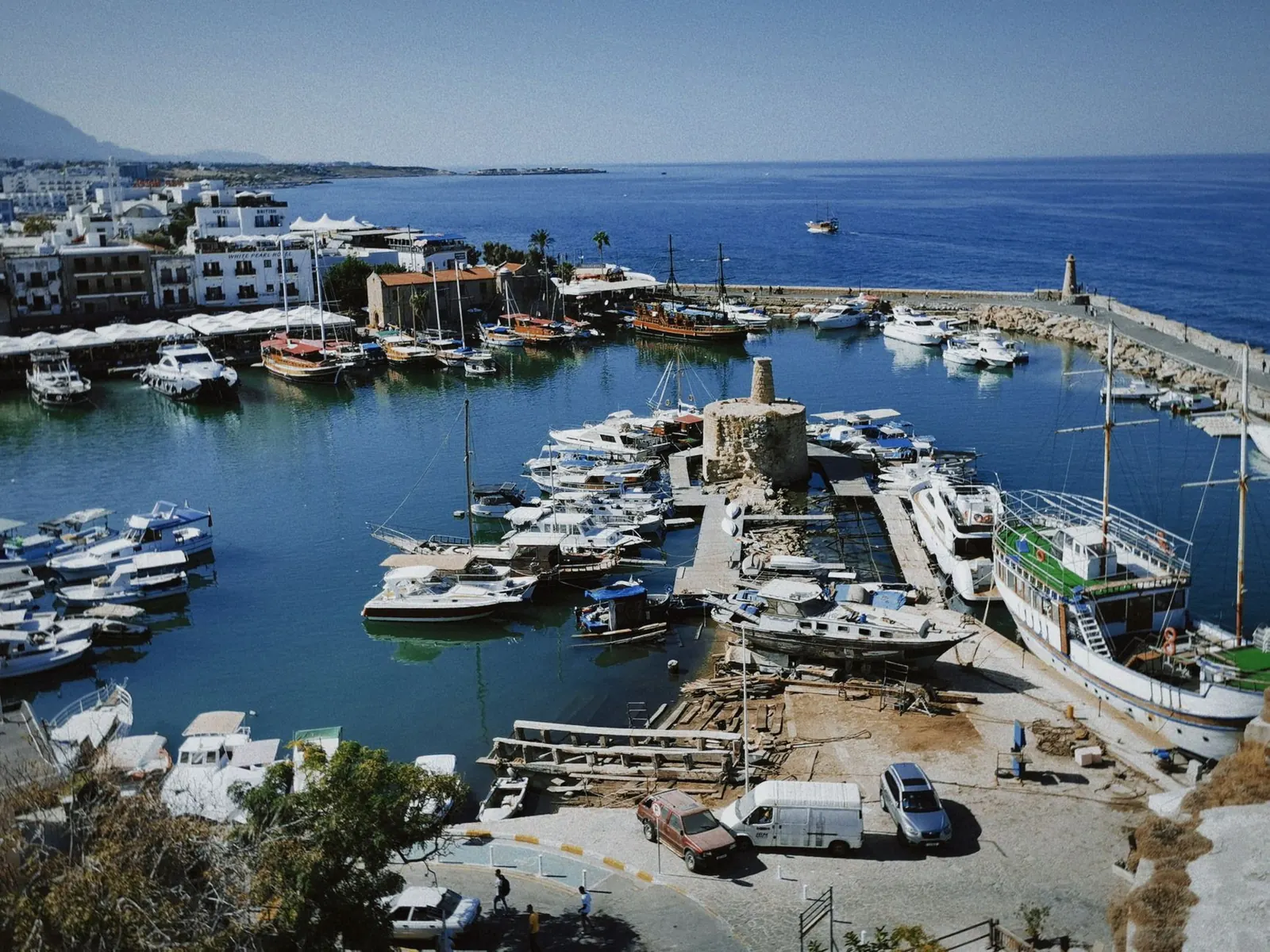 Akdeniz ilçesinde ticari uyuşmazlıklar için arabuluculuk görüşmesi