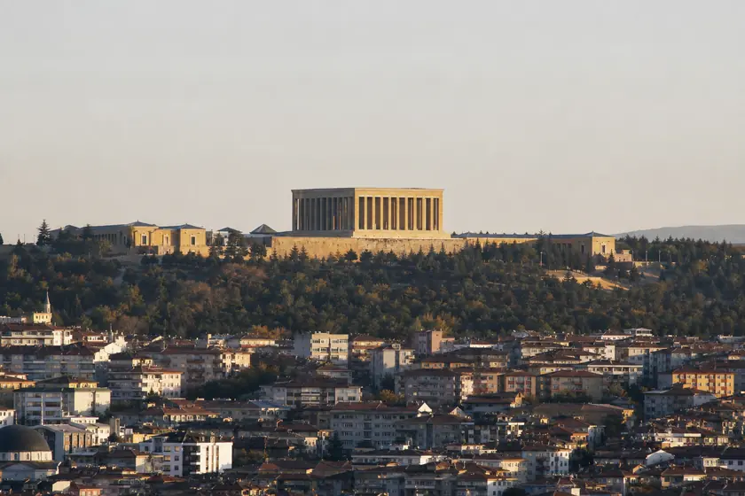 Ankara avukat ve hukuk rehberi i&ccedil;in Anıtkabir ve Ankara şehir g&ouml;r&uuml;n&uuml;m&uuml;