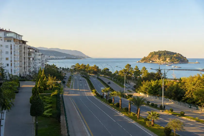 Giresun polis merkezleri adres, konum ve yol tarifi rehberi için şehir merkezi ulaşım görünümü