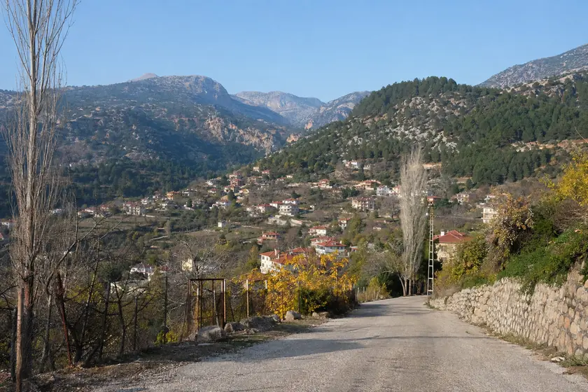 Gülnar Polis Merkezi Amirliği Ulaşım Rehberi Gülnar Polis Merkezi Amirliği ulaşım rehberi için Gülnar dağ yerleşimi ve yayla yolu
