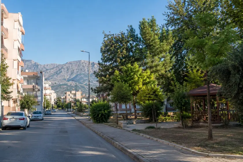 Osmaniye Karakolu ulaşım rehberi için Mersin Osmaniye Mahallesi şehir çevresi