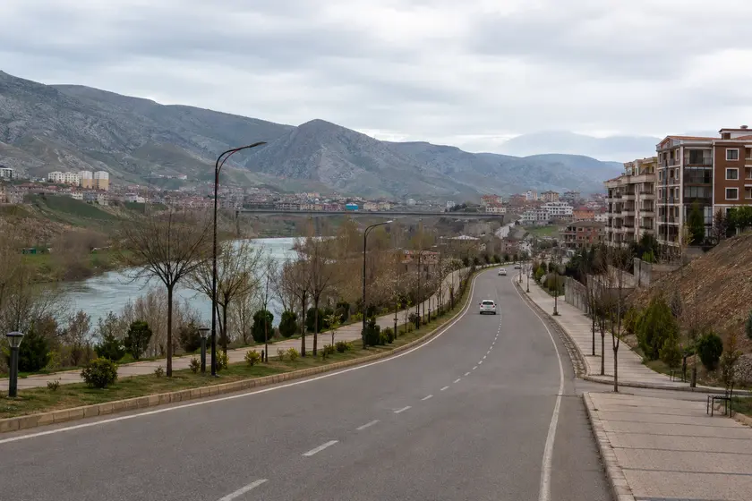 Siirt Polis Merkezleri – Adres, Konum ve Yol Tarifi Siirt polis merkezleri adres, konum ve yol tarifi rehberi için şehir merkezi ulaşım görünümü