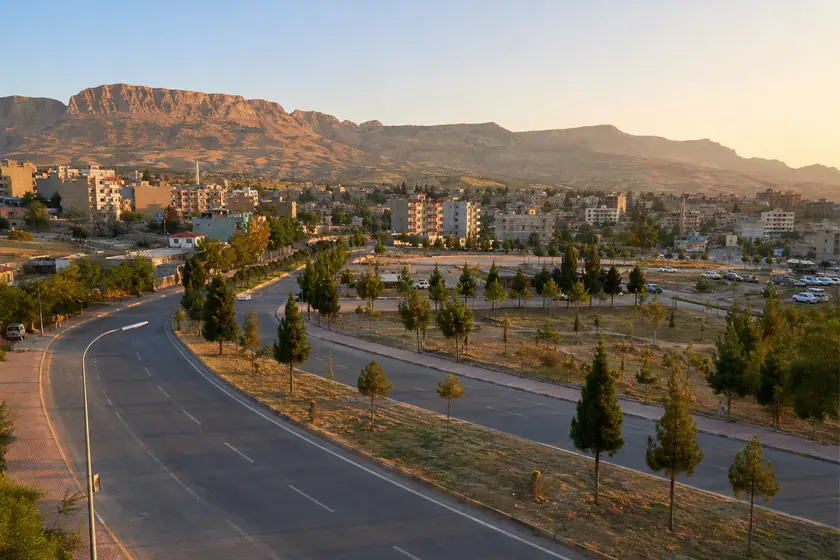 Şırnak polis merkezleri adres, konum ve yol tarifi rehberi için şehir merkezi ulaşım görünümü