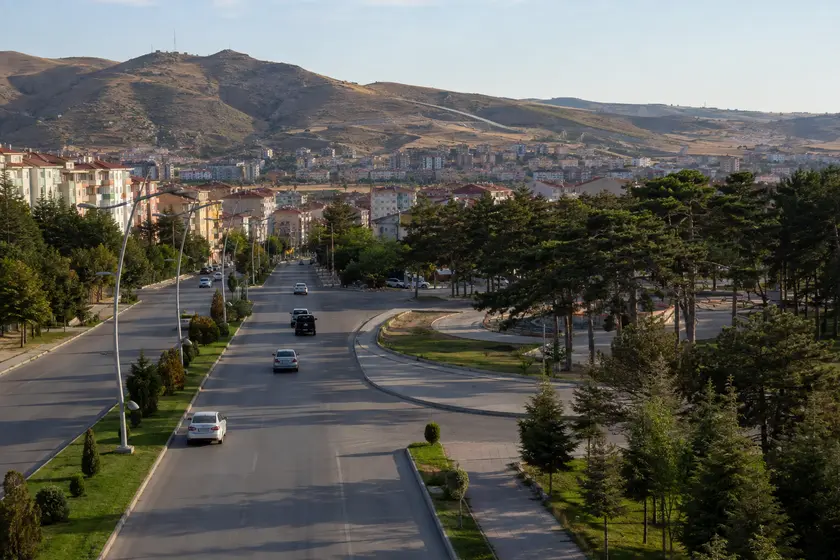 Yozgat polis merkezleri adres, konum ve yol tarifi rehberi için şehir merkezi ulaşım görünümü
