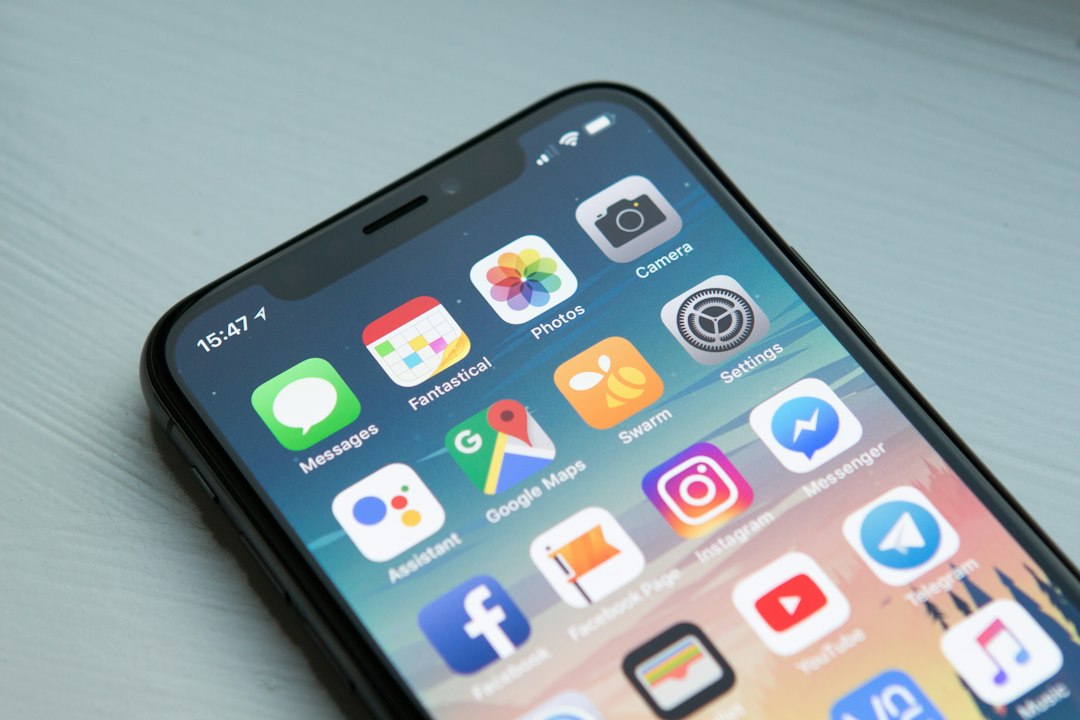 Akıllı telefon kullanan tüketici ve elektronik haberleşme hizmeti