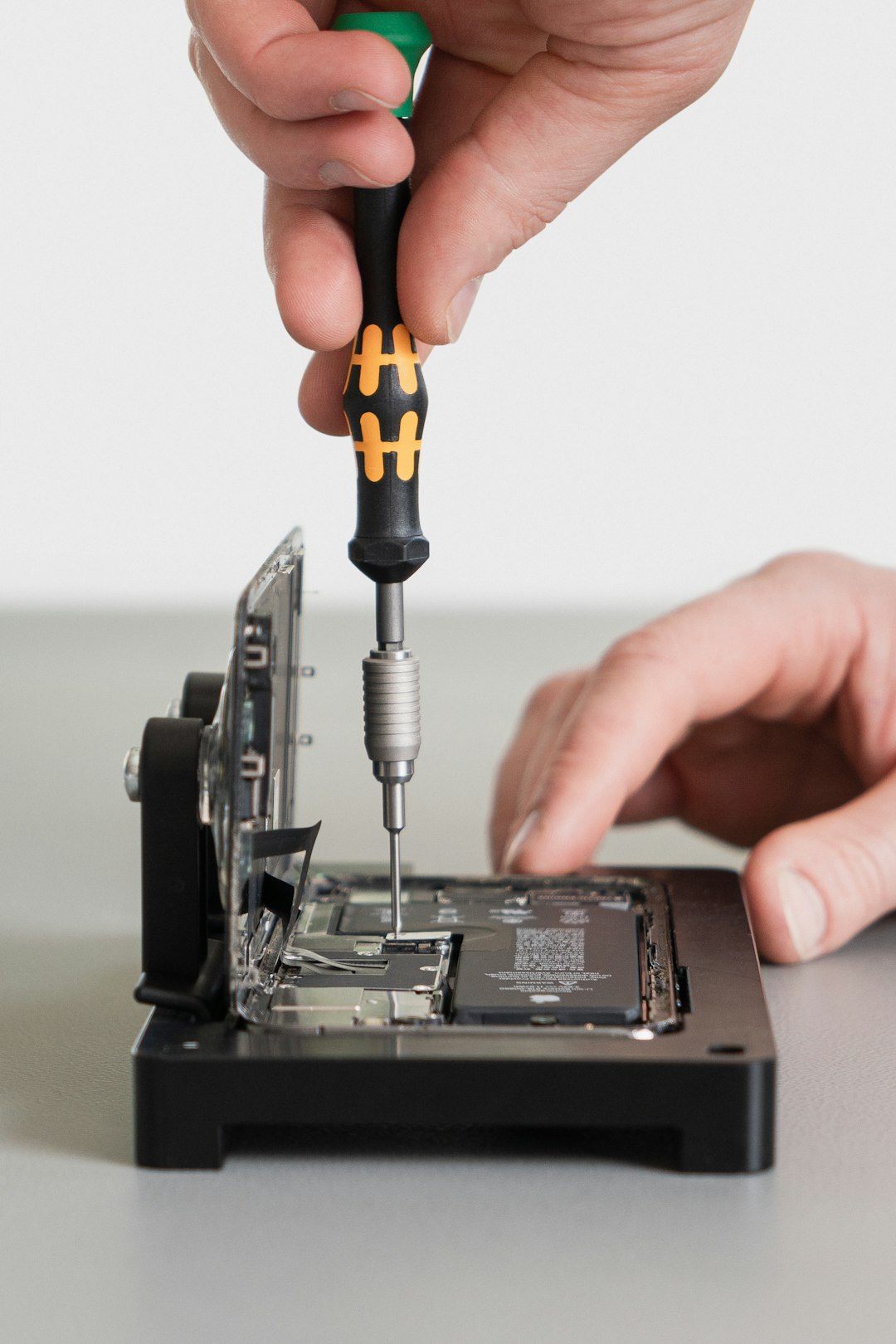Yenileme merkezi temsilcisinde iflas etmemiş olma şartı ve elektronik cihaz faaliyeti